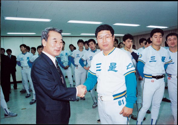 1989년 삼성 라이온즈 정동진 신임 감독 부임 모습